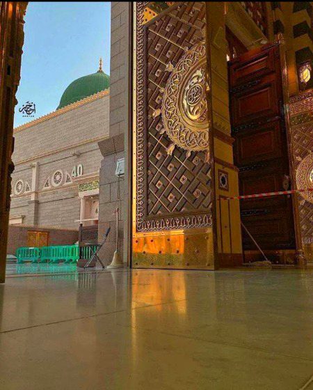 *"بِأكرَمِ الرُّسْلِ كُنَّـا أَكرَمَ الأُمَمِ!"ﷺ.🩵🌸*
سب سے معزز رسول ﷺ کی بدولت ہم سب امتوں میں سب سے معزز بنے۔