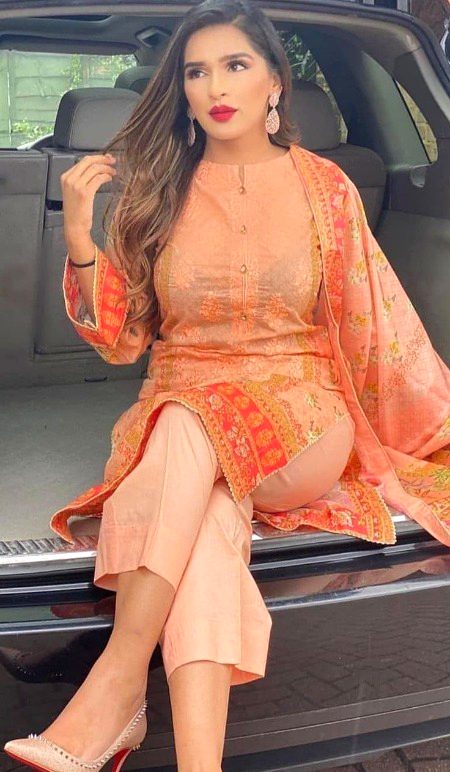 ضروری نہیں کہ ہر کوئی آپ کو سمجھ پائے🤌🏻🙃
ترازو صرف وزن بتا سکتا ہے، معیار نہیں 🫴🤍