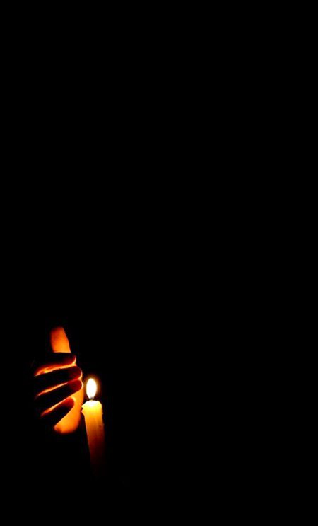 درد شدت کا ہو اور ہمدرد کوئی نه ہو.
ایسی تلخ راتیں بھی آتی ہیں زندگی میں.
