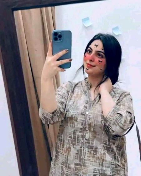 تُم سمجھتے ہو بِچھڑنا آسان ہے۔۔؟
نہیں ہرگِز نہیں؛
زندگی بِےرنگ ہوجاتی ہے۔۔
اُور آنکھیں یعقُوب۔۔۔“♡