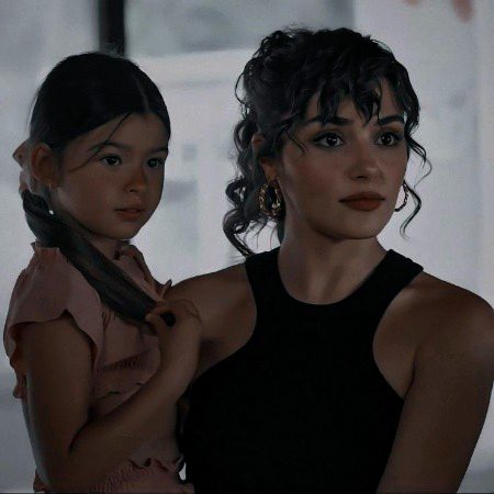 Turkish Celebs image