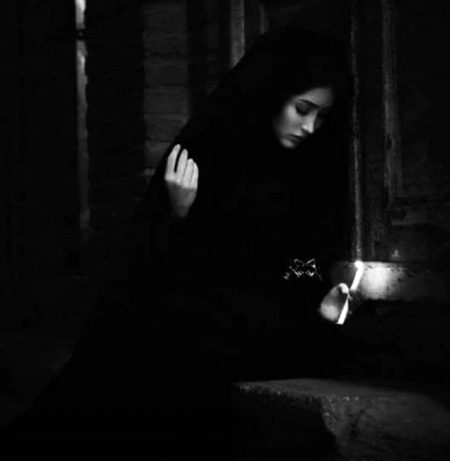 شمس عشق يار طلوع ھوا جب سے ۔۔۔۔۔ ،،
دنيا ميری نِگاہ ميں غروب ھوگئی ۔۔۔۔۔ !!