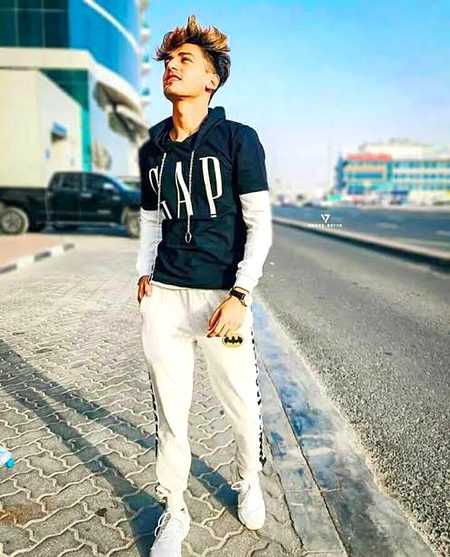 FOOLISH ARE THOSE WHO WISH TO CONFUSED US 👑🖤🥀