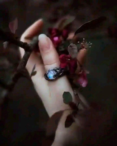 گُفتگُو نہ ہونے سے۔۔۔!! See more...