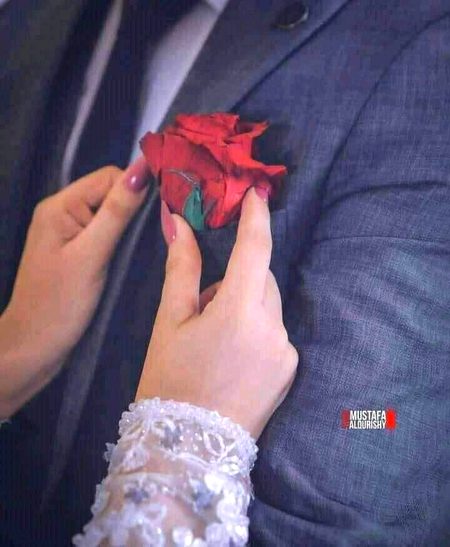 Muhabat main hazaron rang hoty han..mager is ka sab say khubsurat rang Izzat ha. ❤️