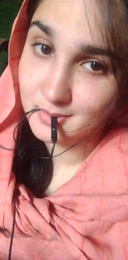 Hamein dunyan muyasar hai 
Ye kon hai iski frmaish py share kr rha hn comment me btao. 👍🫰