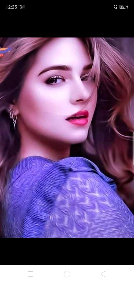 پاس آؤ اک التجا سن لو"
"پیار ہے تم سے بے پناہ سن لو
"اک تمہی کو خدا سے مانگا ہے"
"جب بھی مانگی کوئی دعا سن لو
"ابتدا عشق کی ہوئی تم سے"
"تم ہو چاہت کی انتہا سن لو🔥 Mahii 💔