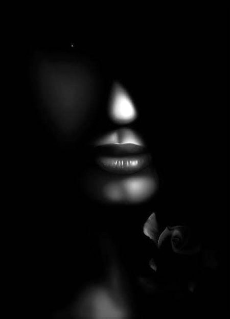 *دل کے تاریک محلے میں پڑے ہیں گُم صم..*😑😑
*زرد آنکھوں کی حویلی سے نکالے گئے خواب..*☺️☺️