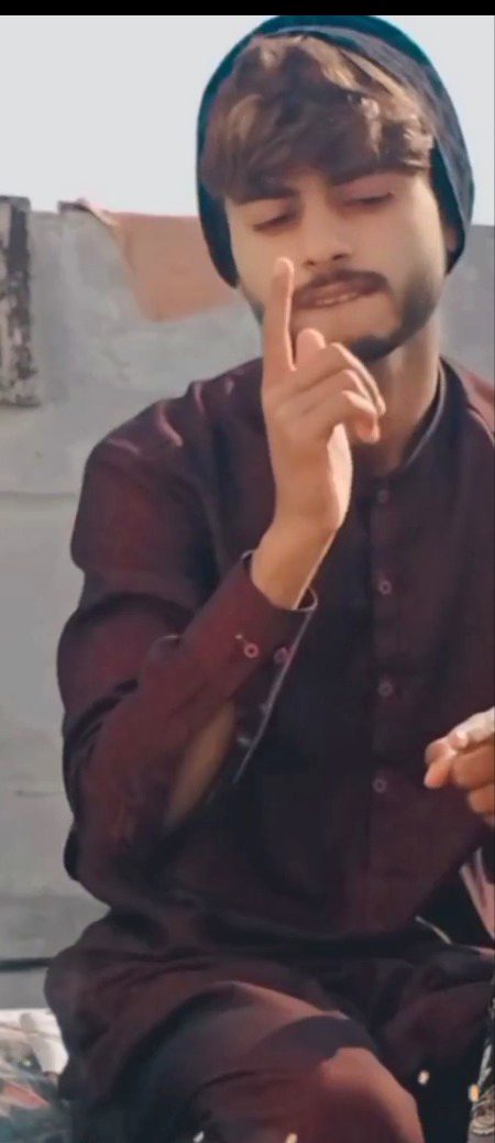 Aima Baz a jao na dekho logon ko bat hm dono ke ha