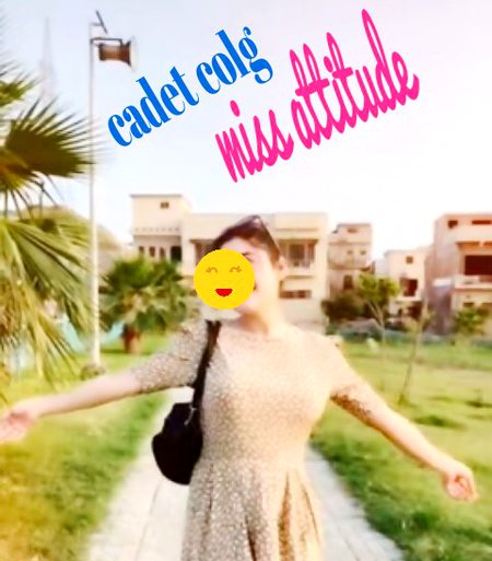 غم میں ملاکر خوشی کہ رنگ
آئو جینے کی ذرا اداکاری کریں""""""؟
Khushi👉in Colg break time✌