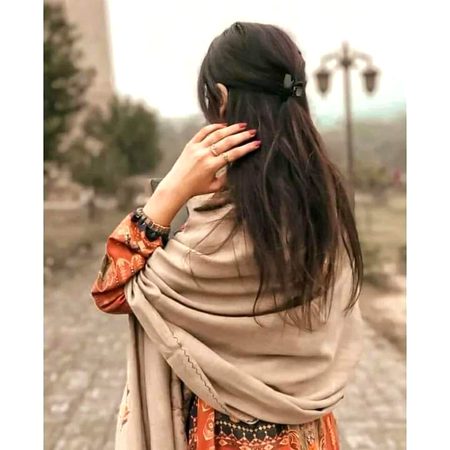 مجھے مہنگے تحفے نہیں پسند.! 😒
اگلی بار آنا ، تو وقت لے آنا. 🙁