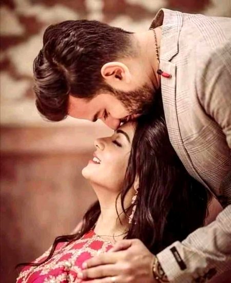 بہت روکا دل  کو مگر کہاں تک روکتے
   محبت بڑھتی گئی تیرے نخروں کی طرح۔۔۔۔۔!!😋😘