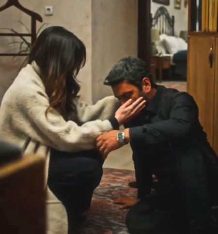 میں مضبوط اِتنا تھا کہ ؛ساری دُنیا سے لڑ سکتا تھا اور کمزور اِتنا کہ بس اِک خواب سے بھی ڈر جانے والا ۔ خواب پتہ ہے کون سا
 جِس میں دیکھوں کہ تُم مُجھے چھوڑ گئے ہو ، میں شاید دُنیا کی مضبوط ترین مردوں میں سے ایک تھا مگر تُمہارے معاملے میں کانچ سے بھی زیادہ نازُک ، وجہ یہ نہیں تھی کہ ؛ مُجھے سہاروں کی عادت تھی وجہ تو یہ تھی کہ ؛ مُجھے تُم سے اور فقط تُم ہی سے مُحبت تھی۔