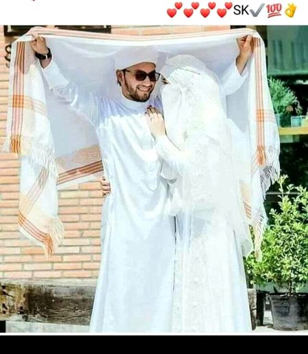 کیوں نہ کرومیں غرُوراپنےآپ پر.p1مُجھےاُسنےچاہاہے.n1جسکےچاہنےوالےہزاروتھے.m5ا