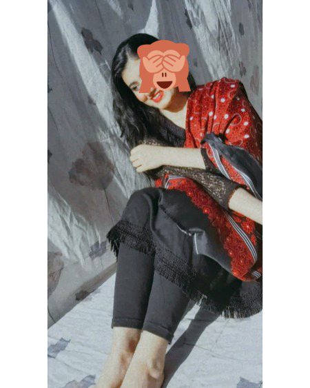 باقی سارے رنگ پھکے پھکے لگدے
تینوں جو پسند اوہی پاؤنی آں🖤🦋
اجرڪ_واري_ڇوڪري