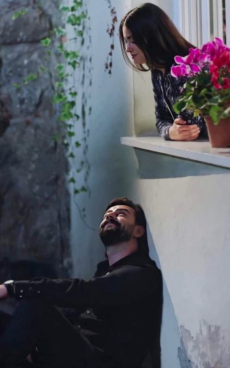 اپنی محبت پہ فقط اتنا بھروسہ رکھنا✨
تیری وفائیں مجھے کسی اور کا ہونے نہیں دیں گی💞
