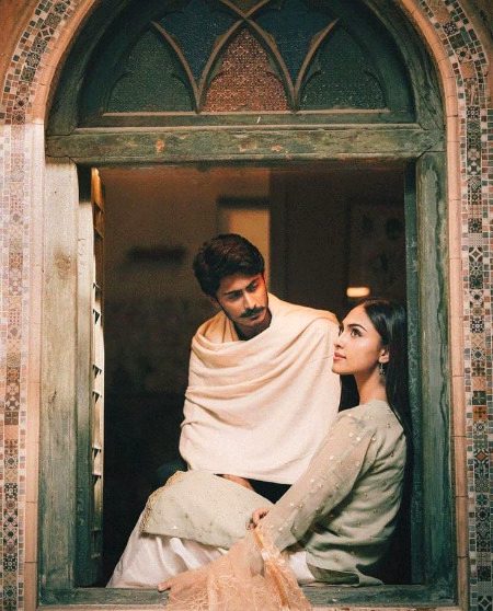 آ پھر شروع سے شروع کریں
آ میں تجھے اپنا نام بتاؤں۔۔