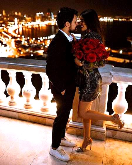 ﺳﺎﺭﮮ ﺟﺬﺑﮯ.. ﺗﻤﺎﻡ ﻭﻋﺪے..ﺩﻋﺎﺋﯿﮟ ﺳﺎﺭﯼ..ﺳﺒﮭﯽ ﺍﺭﺍﺩﮮ..ﮨﺮ ﺍﮎ ﺗﻤﻨﺎ..ﮨﺮ ﺍﯾﮏ... ▼▼
ﺧﻮﺍﮨﺶ..ﺧﻮﺍﺏ ﺍﭘﻨﺎ..ﺧﻤﺎﺭ ﺳﺎﺭﮮ..ﻣﺤﺒﺘﻮﮞ ﮐﮯ ﻧﺼﺎﺏ ﺳﺎﺭﮮ..ﺟﻮ ﺗﻢ ﮐﻮ ﺩﮮ ﺩﻭں..ﺗﻮ ﺍﺗﻨﺎ ﮐﮩﮧ ﺩﻭ..ﻭﻓﺎ ﮐﺮﻭ گے؟🥀 -𝑨𝒑𝒌𝒂 𝑳𝒐𝒗𝒆𝒍𝒚🧎♂️💕