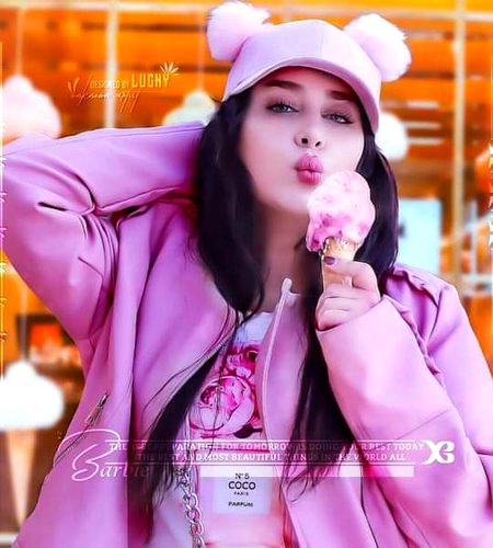 میں جن کے جھوٹ کا مان رکھ لیتی ہوں.
وہ سمجھتے ہیں  مجھے  بےوقوف  بنا لیا..