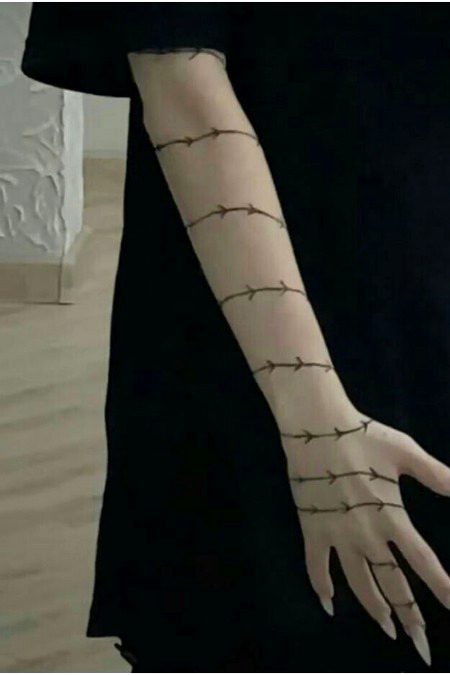 kinda want a tattoo, but kinda want to stay in my family:((