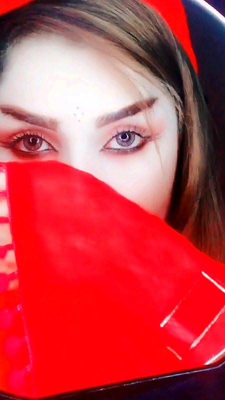 نبھانے والوں کے حصے میں بس خسارہ ہیں
وہ بے وفا ہے چلو فائدہ اٹھا لے گا🔥