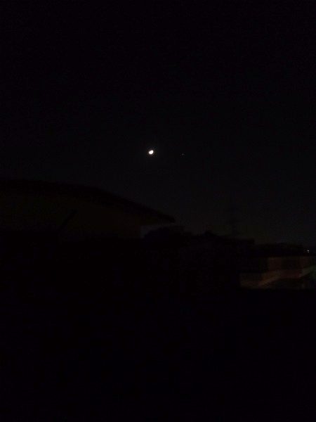 Here we go again ,,me nd the moon 🌘