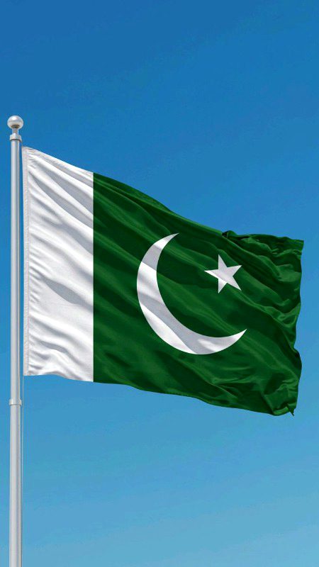 Shukar Kr Khuda ka tu 
Tujh ko Ye Watan Mila 
Pak Sar Zameen Mile 
Or ye Chaman Mila 🇵🇰🤍