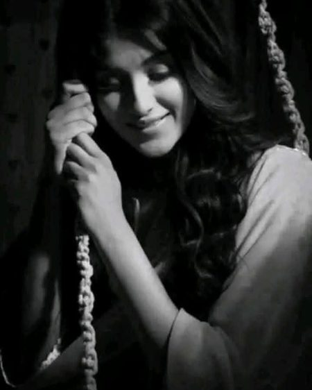 اور کچھ دیر میرے خواب میں مہمان رہو..
تم کھلی آنکھ سے کب مجھ کو نظر آتے ہو💔Unzii🥀