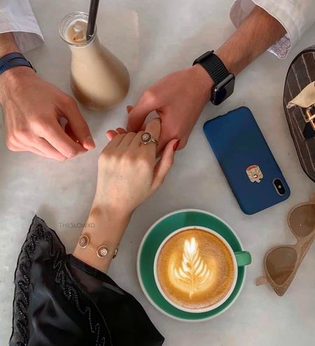 آپ  کی  ہر  بات سر  آنکھوں  پر 
 بس مجھے چائے پینے سے نہ روکیے گا