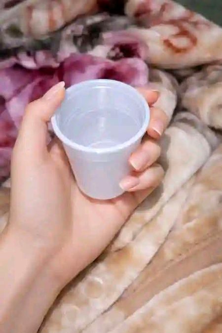 کوئی میرے گھر والوں کو سمجھائے یہ ہاتھ گجروں کے لیے بنے ہیں برتن دھونے کے لیے نہیں