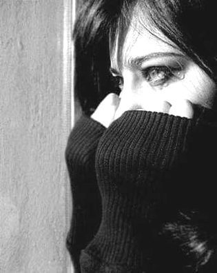 بس اک ترا ہجر جو دل پہ لے لیا ہے ورنہ 
ہر حال۔میں خوش رہنے کا ہنر پاس تھا میرے🔥 Mahii 💔