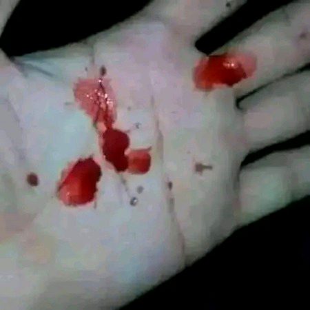 آنکھ لگ جائے تو سرہانے کھڑا رہتا ہے ۔ مرگیا میں .... تو میرے دکھ نے اجڑ جانا ہے