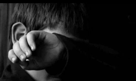 ﻭﮦ ﮐﻬﺒﯽ ﻣﻠﮯ ﺗﻮ ﺍﺳﮯ ﮐﮩﻨﺎ ﺗﯿﺮﯼ ﺟﺪﺍﺋﯽ ﻣﯿﮟ
ﻭﮦ ﻧﮩﯿﮟ ﺭﻭﺗﺎ ﻟﻮﮒ ﺍُﺳﮯ ﺩﯾﮑﮫ ﮐﺮ ﺭﻭﺗﮯ ﻫﯿﮟ