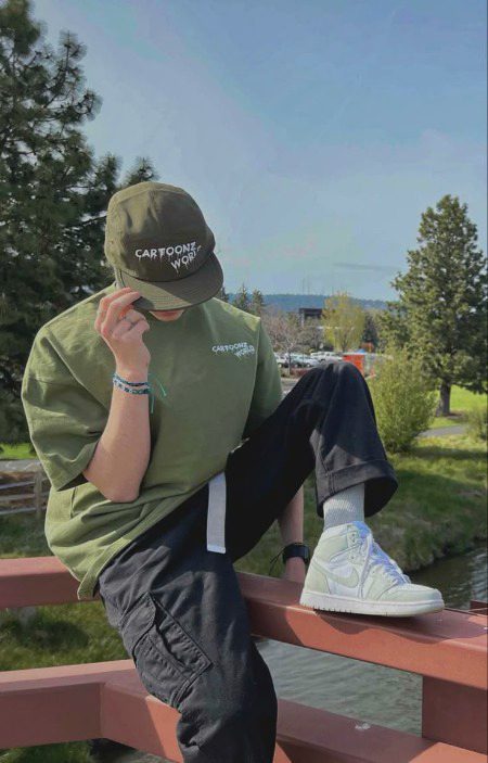 نہ ہم کسی کے لفظوں کے محتاج، نہ کسی کے کے غلام  
ہم وہ ہیں، جو اپنی خاموشی سے کر دیں سب کو ناکام