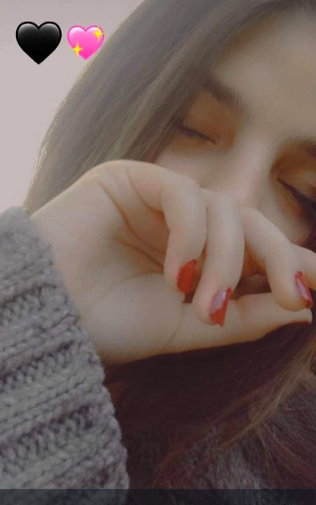 فرطِ درد سے میں نے _انگلیوں کے پوروں پر 
اشک جب سمیٹے تھے_آپ بھی تو بیٹھے تھے🔥 Mahii 💔