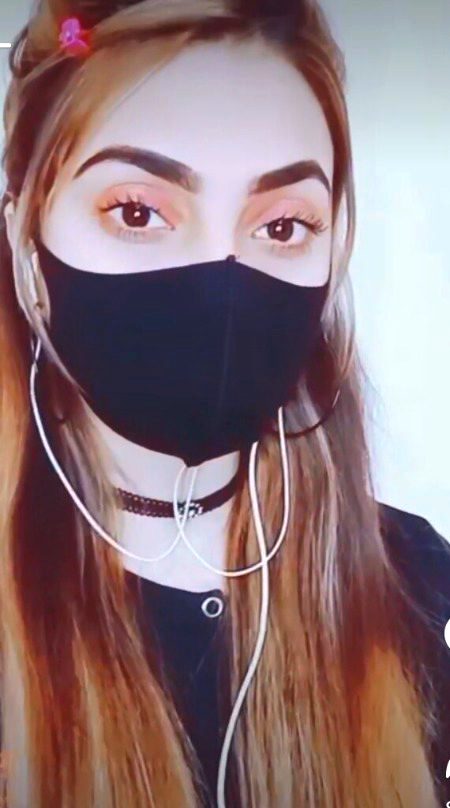 کیوں نہ مہکیں گلاب آنکھوں میں 🌹
ہم نے رکھے ہیں خواب آنکھوں میں 👀
اس میں خطرہ ہے ڈوب جانے کا 😏
جھانکیے مت جناب آنکھوں میں 🔥