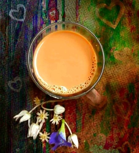 چلو مل کر بیٹھتے ہیں چائے پر کہیں۔۔🍁
 آج اتوار ہے تمہیں بھی فرصت ھو گی۔۔🍁