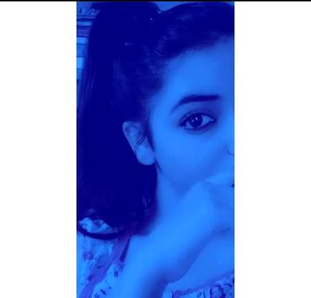 ہم تھے ٹھہرے ہوئے پانی پہ کسی چاند کا عکس
جس کو اچھے بھی لگے اس نے بھی پتھر پھینکا