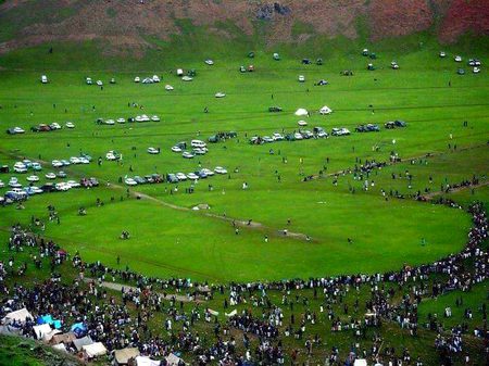 How about a PSL match between Peshawar & Karachi here in 
Qaqlasht Chitral? 🥰🇵🇰 #PSL6