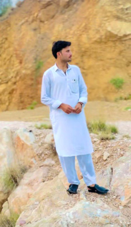 Mung Da haya na stargi teti garzao pa jahan, Gani ka yao khkoly dy che mung ta ye Khandli na de.