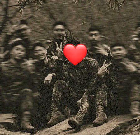 پھر میں نے معیار محبت کو بھی قائم رکھا🥀
اس کو چاہا پر اسے پانے کی ضد نہیں کی 🖤