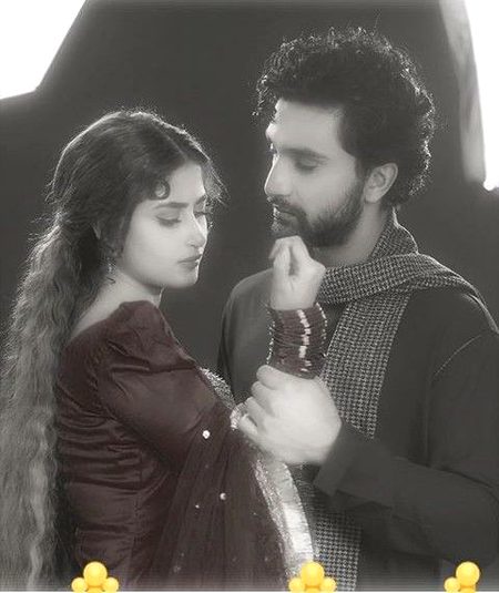 اس تعلق میں نہیں ممکن طلاق
یہ محبت ہے کوئی شادی نہیں
❤️🥰