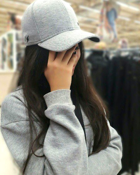 *لفظوں کے زخموں کوجھیلنے کا فن آجاٸے تو زندگی آسان ہوجاتی ھے*