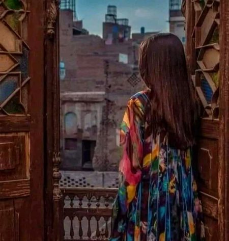 اے دل بھول جا پاگل دنیا سے دل لگانا🥀
وفا کرو تو سزا دیتے ہیں خاموش رہو تو بھلا دیتے ہیں🔥 Mahii 💔