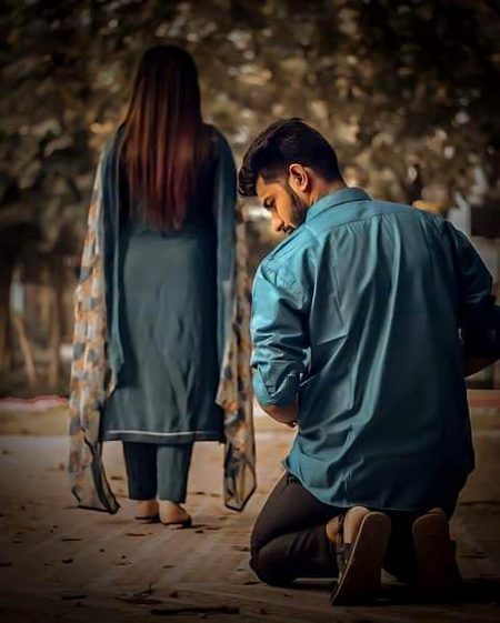 میرے زخموں کا علاج کچھ یوں کیا!
مرہم بھی لگایا مگر خنجر 🗡️کی نوک سے🔥 Mahii 💔