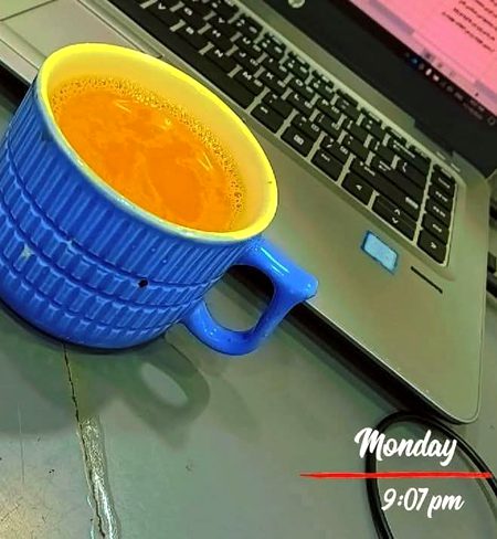 یہ لمس ومس کی باتیں غلط بیانی ہیں !!
چائے ضروری ہے اے شخص دردِ سر کے لیئے.
 🫀