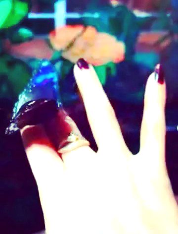 تتلیاں بھی مجھ پر فدا ہیں 🔥💯
میں تو ایسی شہزادی 👸 ہوں