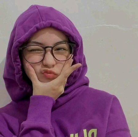 شمع تنہا کی طرح ، صبح کی تارے جیسے 
شہر میں ایک ہی دو ہوں گے ،ہمارے جیسے ـ✨