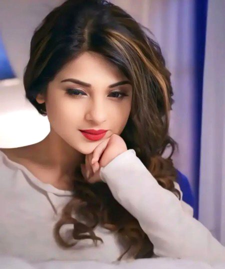 Jab se logo ko serious lena chhoda hai tb se life mein alag hi level ka sakun hai..!🔥✌️💯