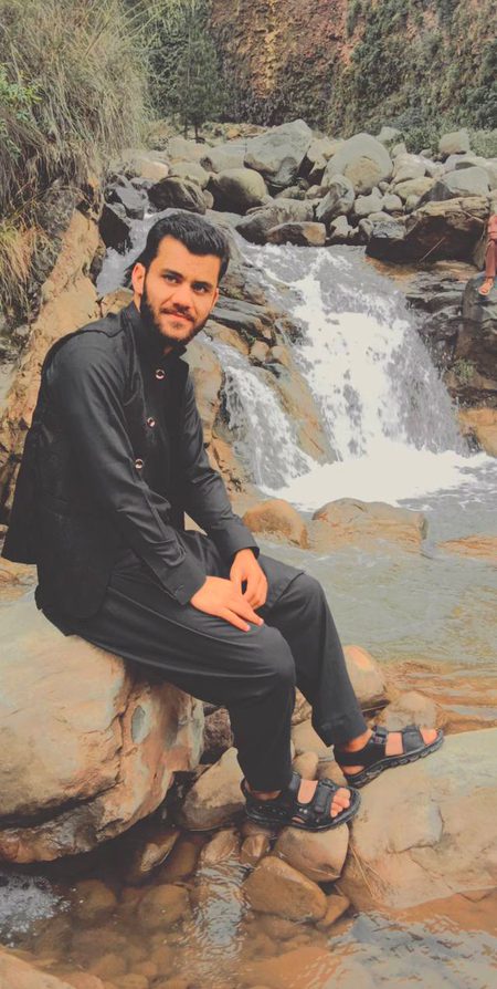 دو ہی خواہشیں ہیں میری
اک تو خوش رہے اور ایک میرے ساتھ رہے 🥀🥀